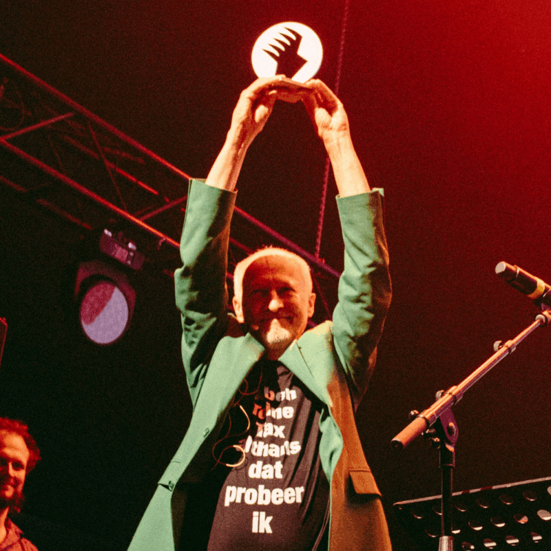 Toine Tax ontvangt Zilveren Waalbrugspeld én Lifetime Achievement Award tijdens afscheidsfeest